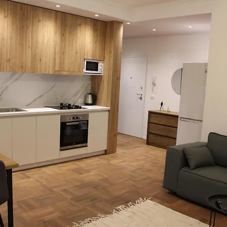 Simplicity Center Lejlighed Tirana
