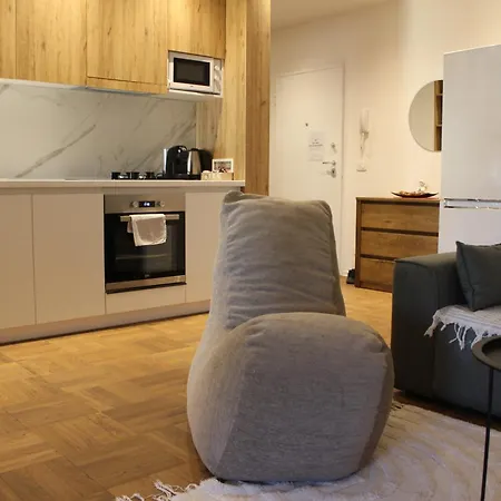 Simplicity Center Lejlighed Tirana